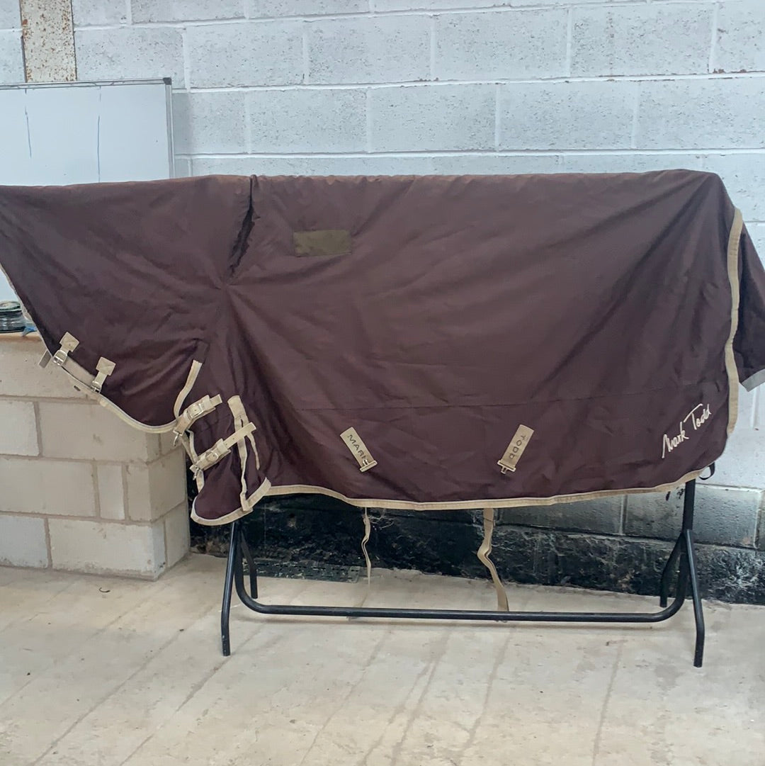 Medium Turnout Rug with Neck Mark Todd – Dapper Dobbins